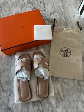 Hermes Nude Oran Leather Slide Sandals - Women's